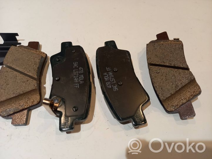 Hyundai i40 Brake pads (front) 583023ZA70