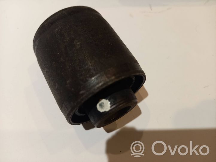 Hyundai i30 Boccola per braccio anteriore 55217A6000