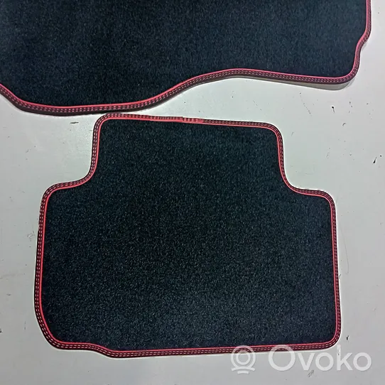Mitsubishi Eclipse Cross Set di tappetini per auto MZ314997R