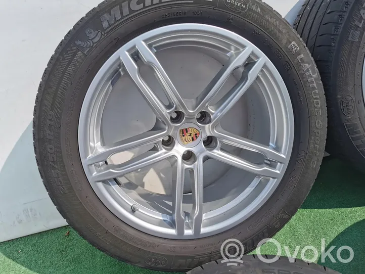 Porsche Macan R19 alloy rim 