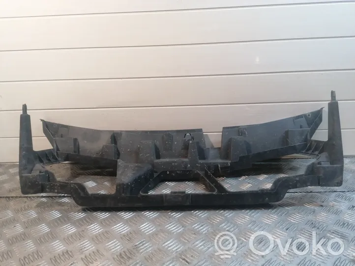 Renault Scenic II -  Grand scenic II Support de radiateur sur cadre face avant 8200140174