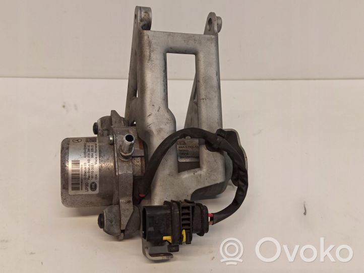 Mercedes-Benz C W204 Alipainepumppu A0004303832