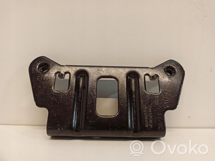 Volkswagen Golf Cross Radiator mount bracket 3G0907717