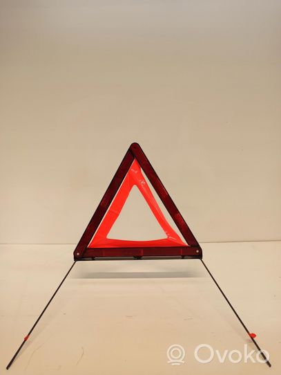 Audi A3 S3 8L Triangle d'avertissement 