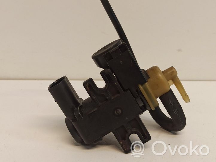 Audi A4 S4 B5 8D Vacuum valve 8K0906627