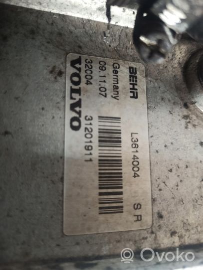 Volvo V70 Radiateur d'huile moteur 31201911