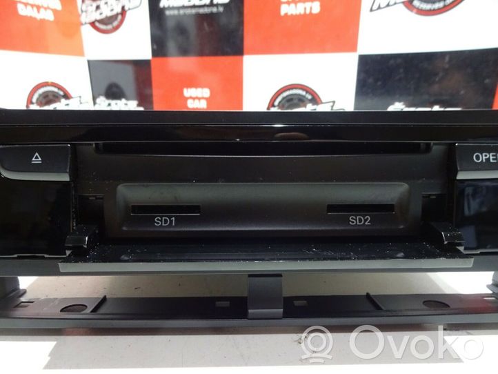 Audi A5 8T 8F Panel / Radioodtwarzacz CD/DVD/GPS 8R2035666H