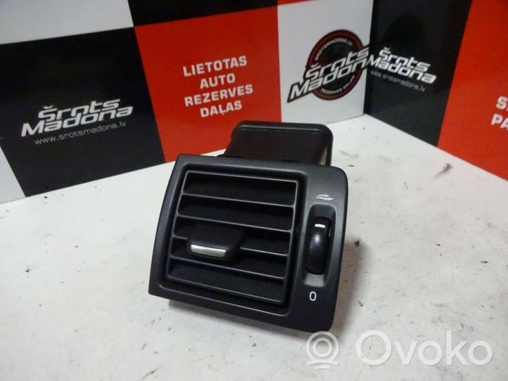 Volvo C70 Copertura griglia di ventilazione laterale cruscotto 39870822