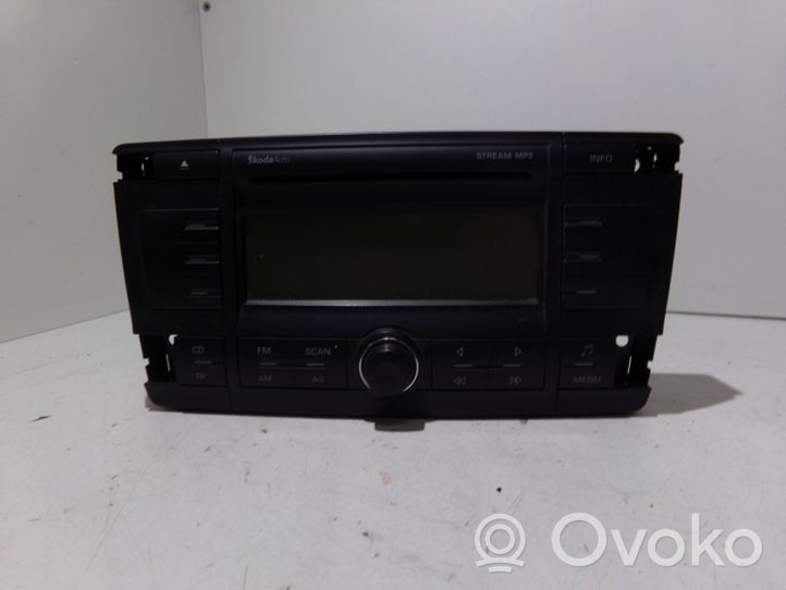 Skoda Octavia Mk2 (1Z) Unité principale radio / CD / DVD / GPS 1Z0035161C