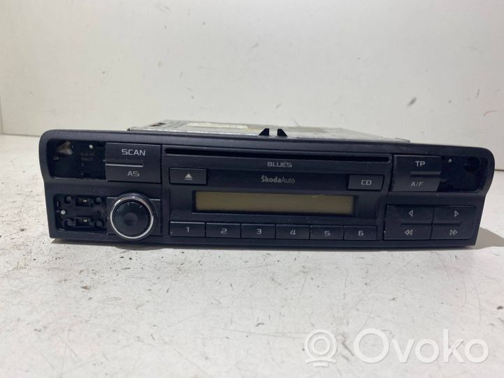 Skoda Octavia Mk2 (1Z) Unité principale radio / CD / DVD / GPS 1Z0035152D