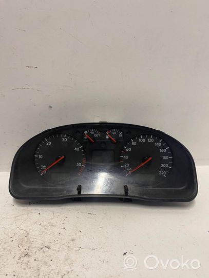 Volkswagen PASSAT B5 Compteur de vitesse tableau de bord 3B0919881P