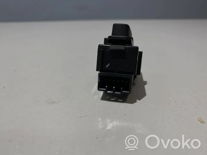 Volvo XC60 Przycisk centralnego zamka 31318988