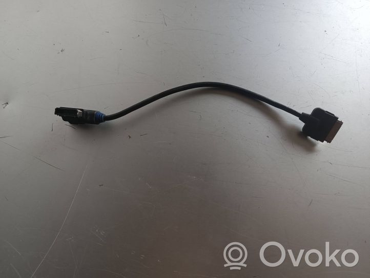 Audi A8 S8 D3 4E Presa connettore iPod 4F0051510K