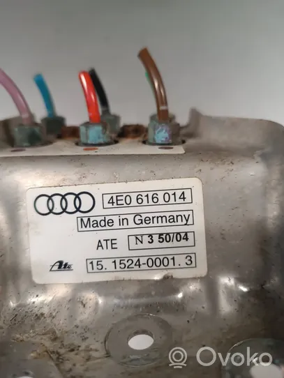 Audi A8 S8 D2 4D Ilmavaimennuksen venttiiliyksikkö 4E0616014