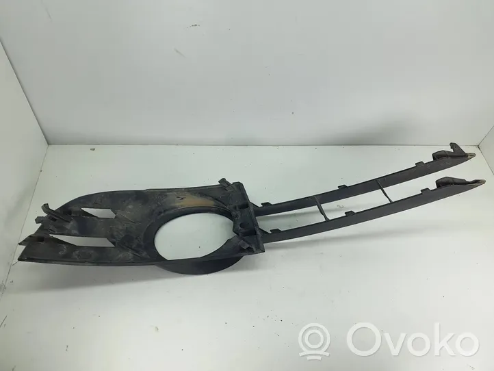 Audi A6 S6 C6 4F Verkleidung Nebelscheinwerfer / Gitter vorne 4F0807682