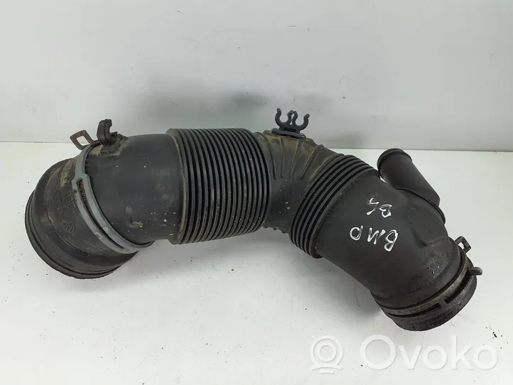 Volkswagen PASSAT B6 Rura / Wąż dolotowy powietrza 3C0129654P