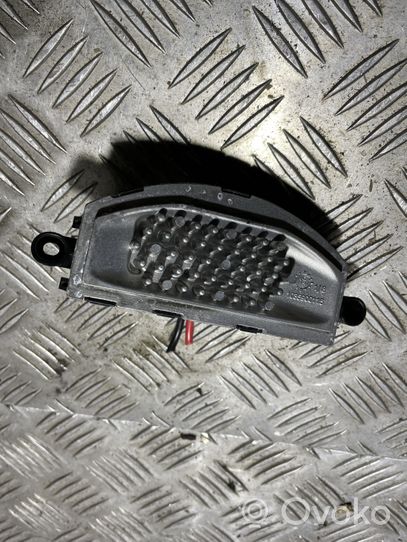 Mercedes-Benz Sprinter W907 W910 Heater blower fan relay A0009069307