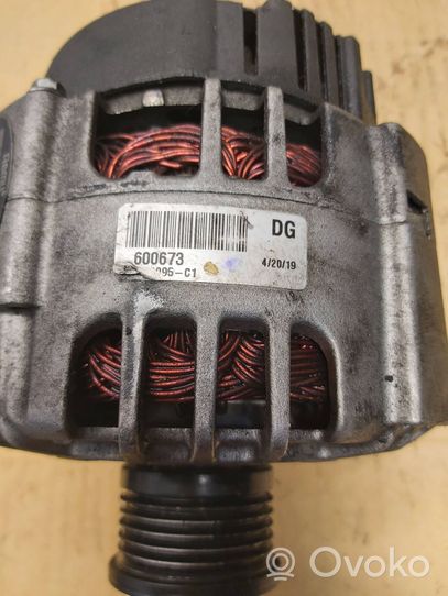 Opel Vivaro Generator/alternator 600673