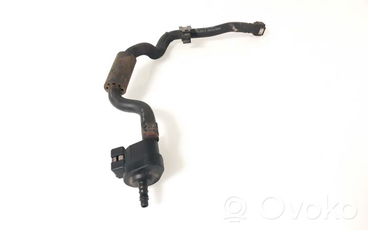 Volkswagen PASSAT B8 Breather valve 06H906517T