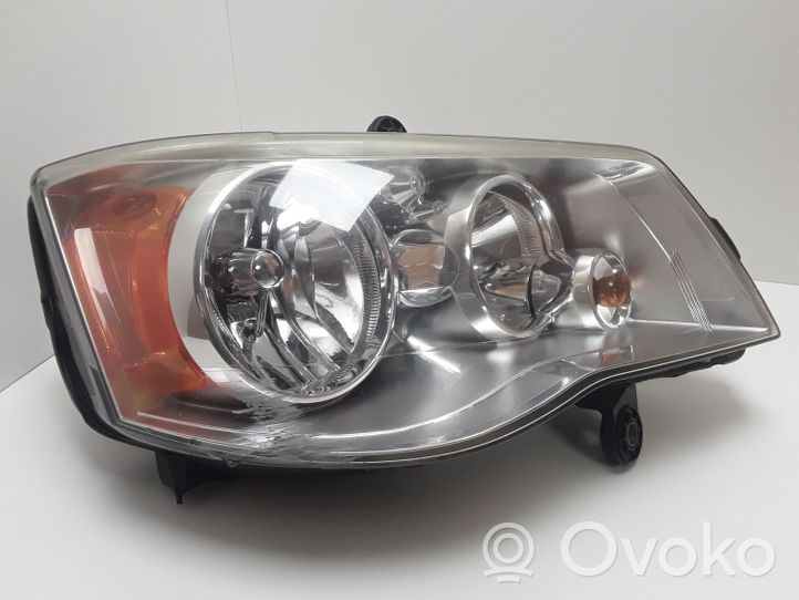 Chrysler Town & Country V Lampa przednia 