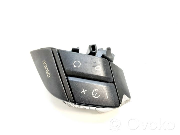 Volvo XC90 Steering wheel buttons/switches 8685478