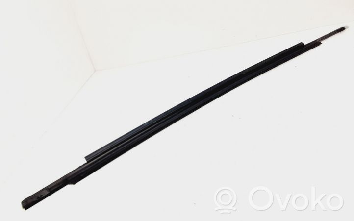 Volvo XC90 Rivestimento modanatura del vetro della portiera anteriore 30753851