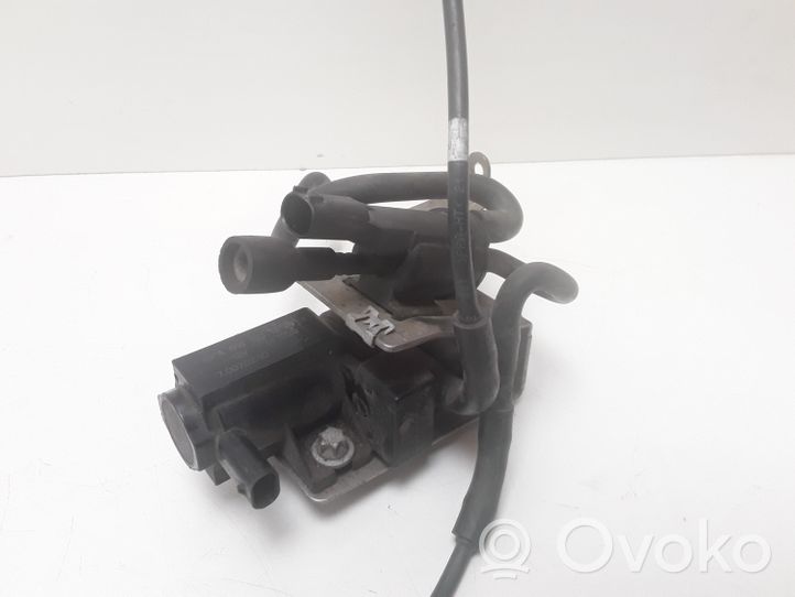 Mercedes-Benz C W205 Valve vacuum A0101531328