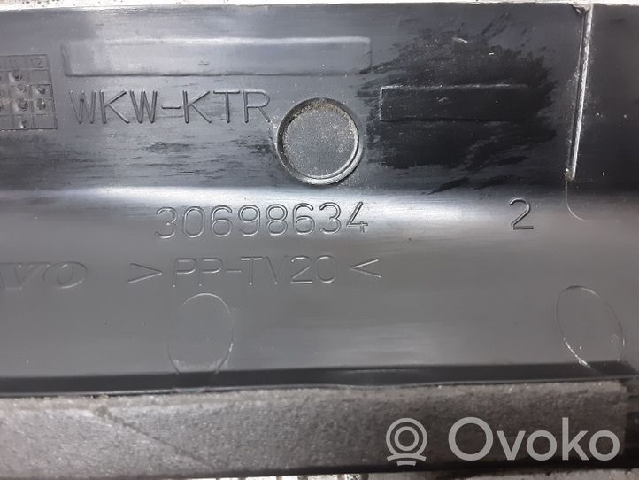 Volvo XC90 Takapuskurin koristemuotolista 30698634