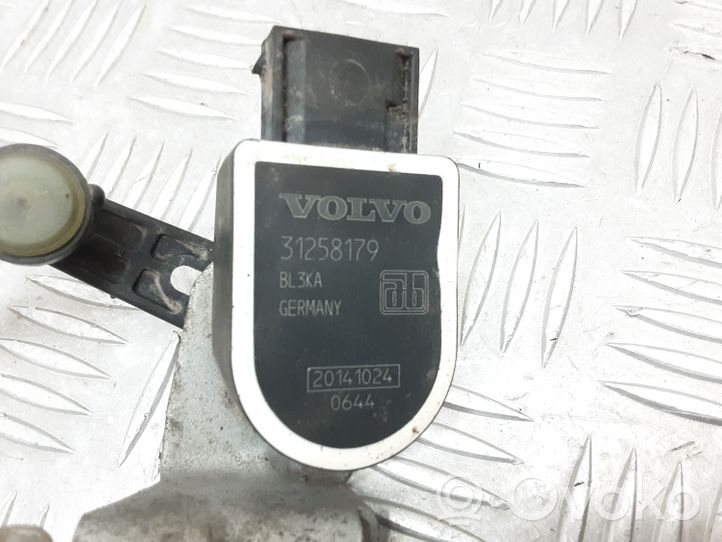 Volvo V40 Sensore di livello faro/fanale 31340262