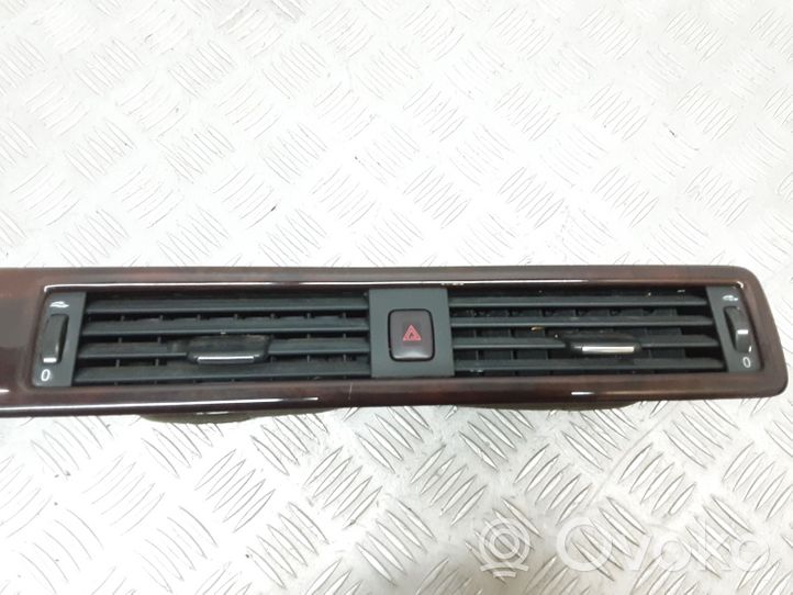 Volvo XC70 Dash center air vent grill 30781315