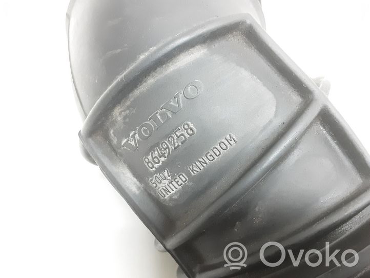 Volvo XC70 Część rury dolotu powietrza 8649258