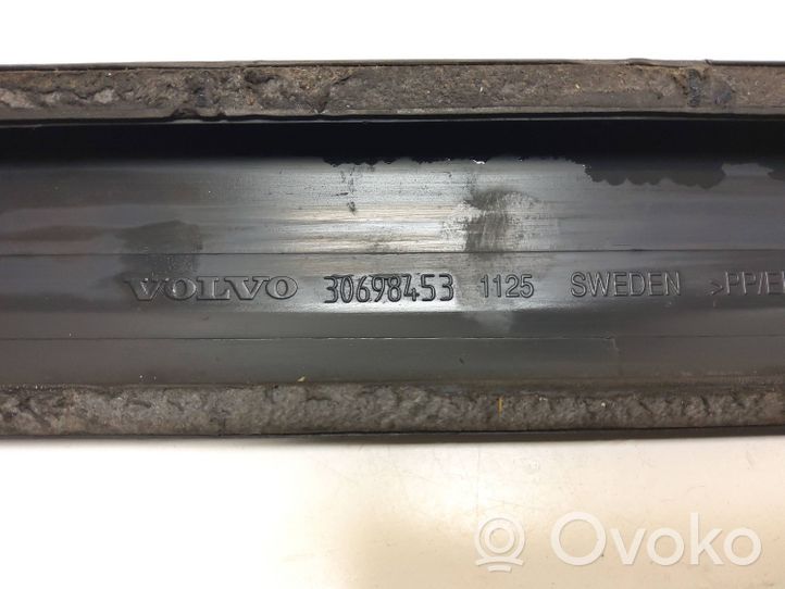 Volvo XC90 Aizmugurē durvju dekoratīvā apdare (moldings) 30698453