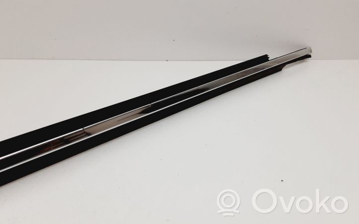 Volvo XC90 Rivestimento modanatura del vetro della portiera anteriore 30634902