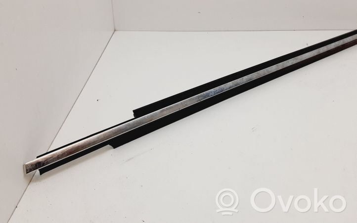 Volvo XC90 Rivestimento modanatura del vetro della portiera anteriore 30634901