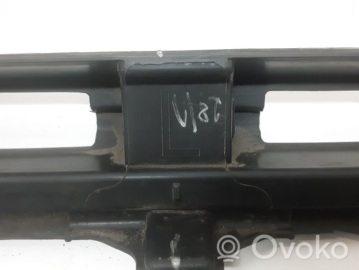 Volkswagen PASSAT B8 Listello di supporto del sottoporta 3G0853945