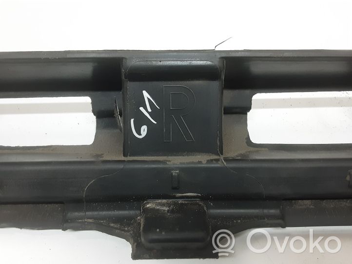 Volkswagen PASSAT B8 Listello di supporto del sottoporta 3G0853946