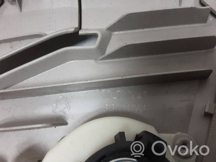 Volvo XC90 D-pilarin verhoilu (yläosa) 8641273
