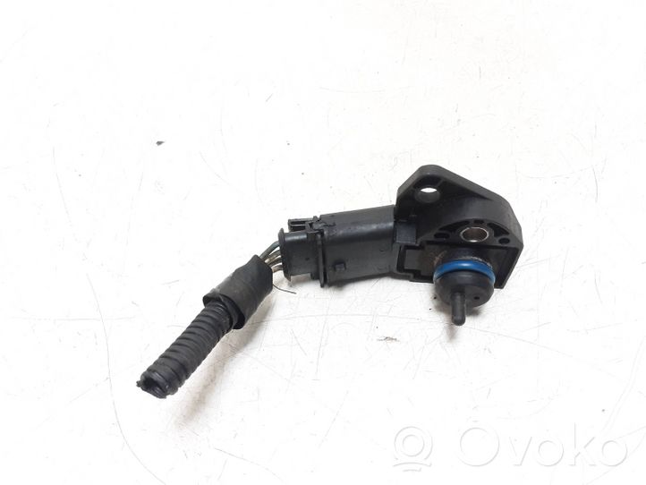 Volvo V50 Sensore di pressione del carburante 8699448