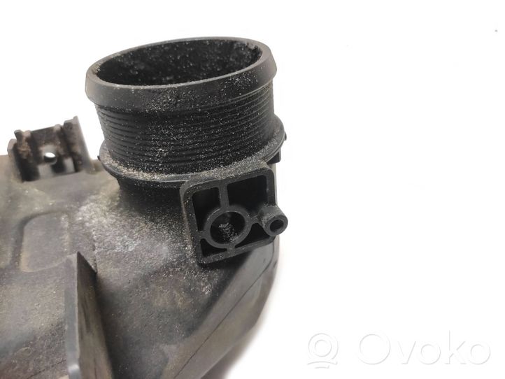 Volvo V60 Chłodnica powietrza doładowującego / Intercooler 31338475