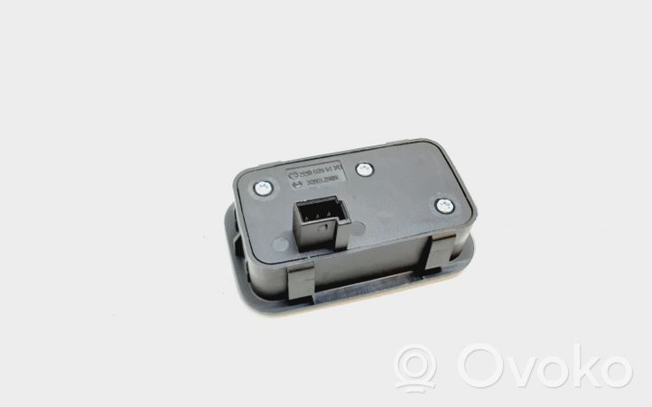 Mercedes-Benz S C217 Tailgate/boot open switch button 2208211479