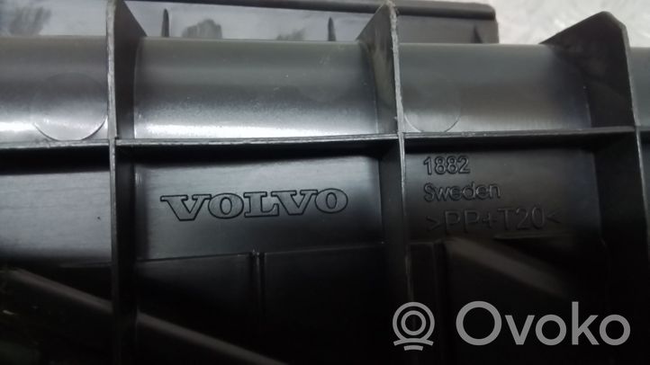 Volvo V70 Inne elementy wykończenia bagażnika 