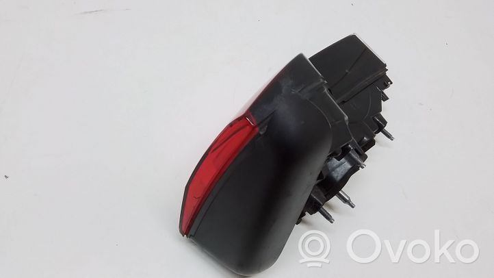 Audi A4 S4 B9 Lampy tylnej klapy bagażnika 8W9945075