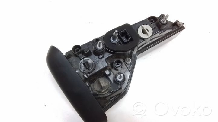 Audi A4 S4 B9 Takaluukun takavalot 8W9945076