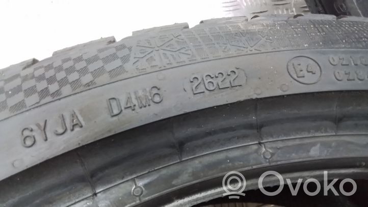 Mercedes-Benz C AMG W205 R19 winter tire 