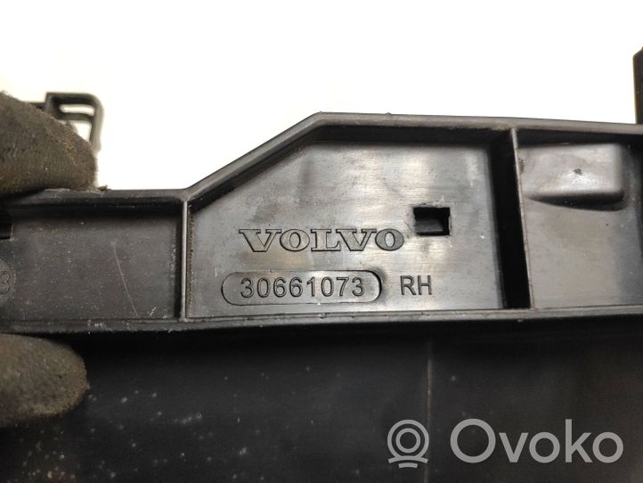 Volvo V70 Inne części karoserii 30661073