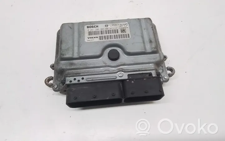 Volvo V50 Engine control unit/module 8667577