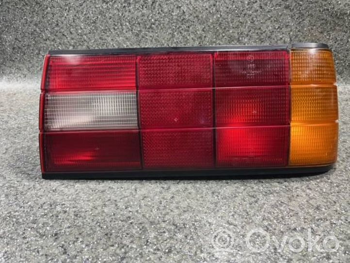 BMW 3 E30 Lampa tylna 380862