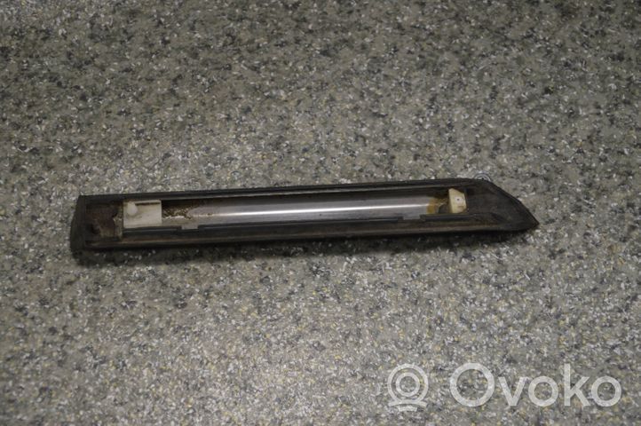 BMW 3 E30 Rivestimento parafango (modanatura) 