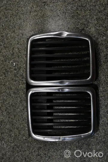 BMW 3 E30 Grille de calandre avant 1884350