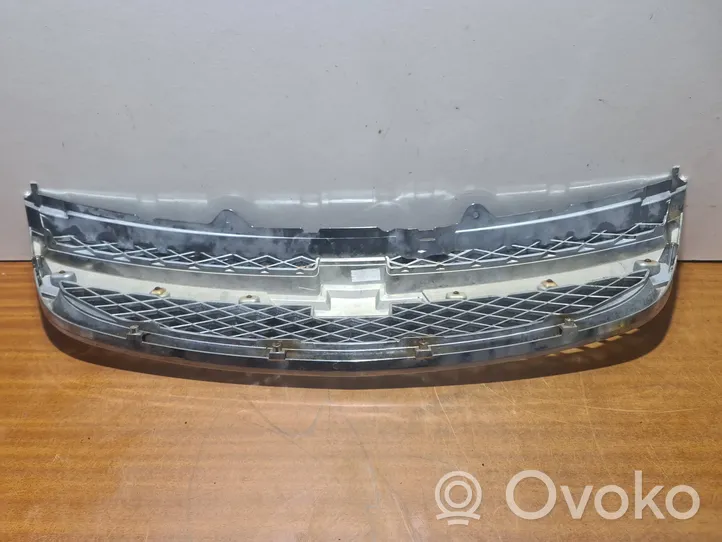 Chevrolet Epica Grille calandre supérieure de pare-chocs avant 96633843